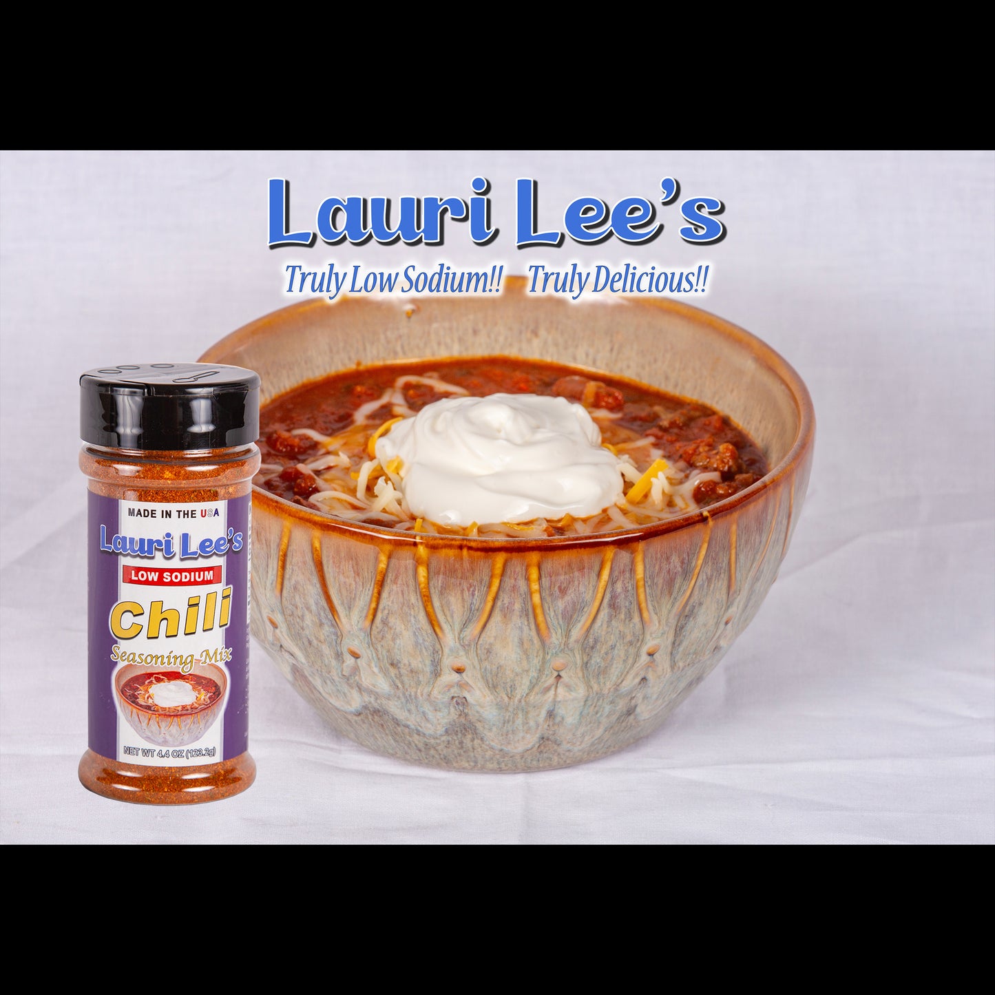 Lauri Lee's Low Sodium Chili Seasoning Mix - 4.4 oz. Bottle - Made in USA - Perfect for Heartier, Spicy Chili - Very Low Sodium Content